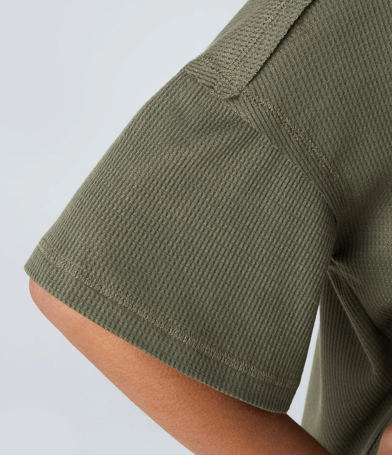T-shirt Casual en Maille Gaufrée à Ourlet Courbé Épaules Basses et Encolure en V
