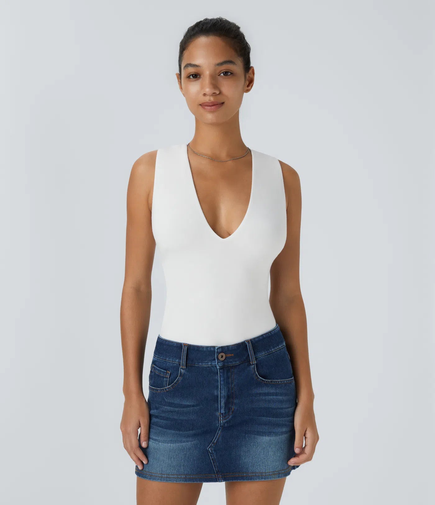 Body décolleté en V dos nu avec bretelles croisées